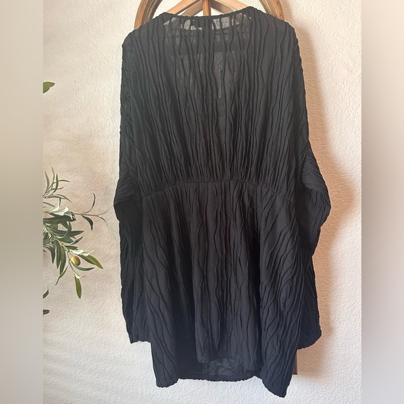 PrettyLittleThing Plus Black Textured Wrap Front Mini Dress NWT Size 22 - Picture 2 of 8